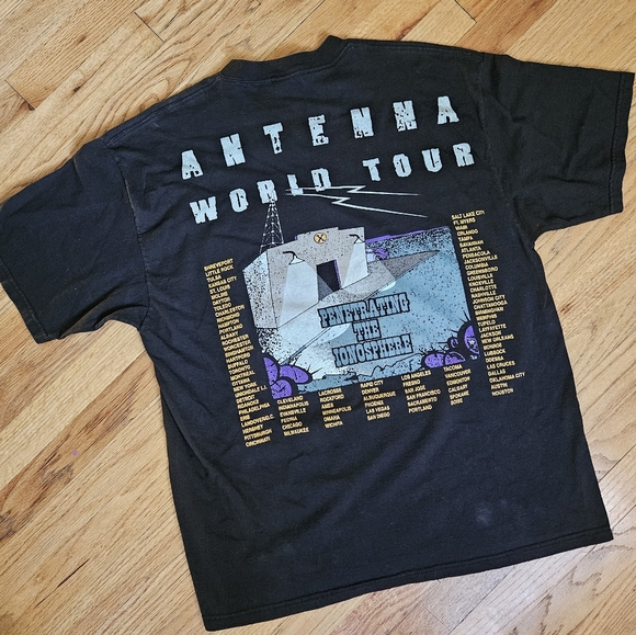 ZZ Top Antenna World Tour T shirt - Picture 2 of 3